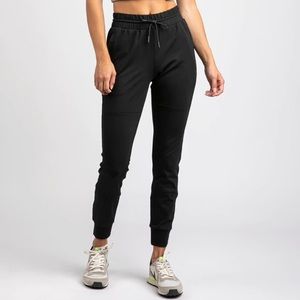 NWT - BYLT Women’s Elite Joggers - Size Small